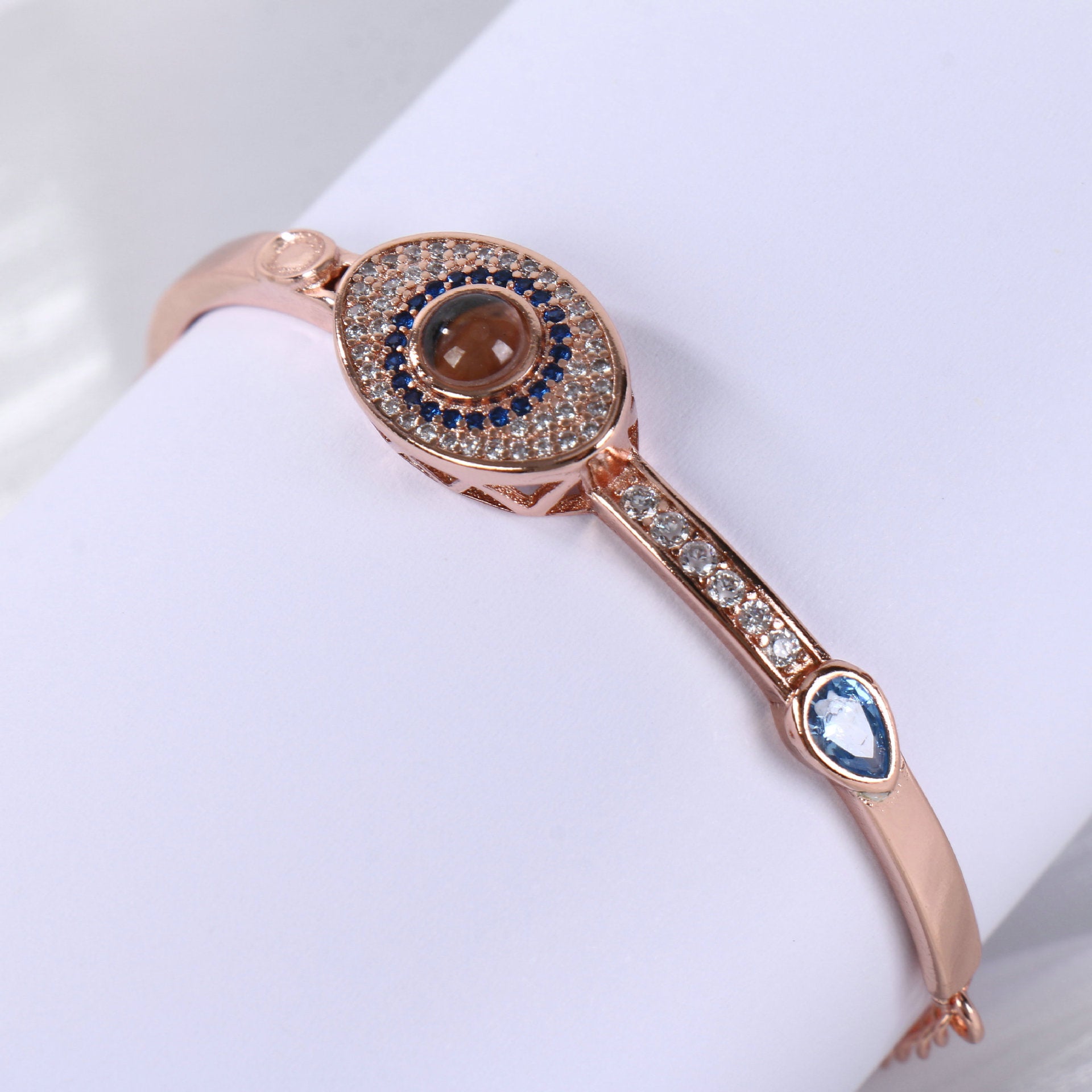 c0e05db5-3dda-40c9-a9a1-c830337d5dd3