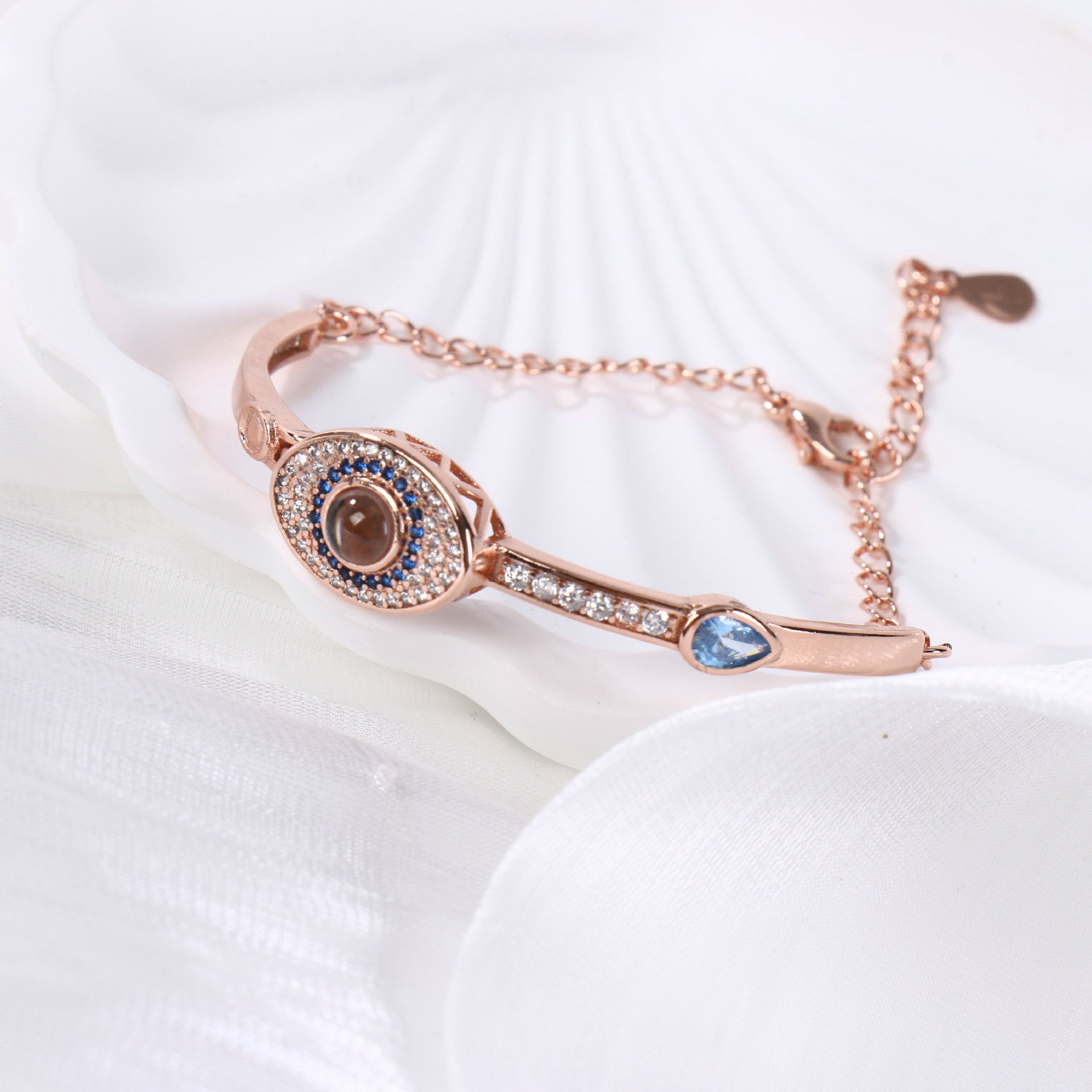 1bab8318-dd9e-4724-90d7-b29380f57e69